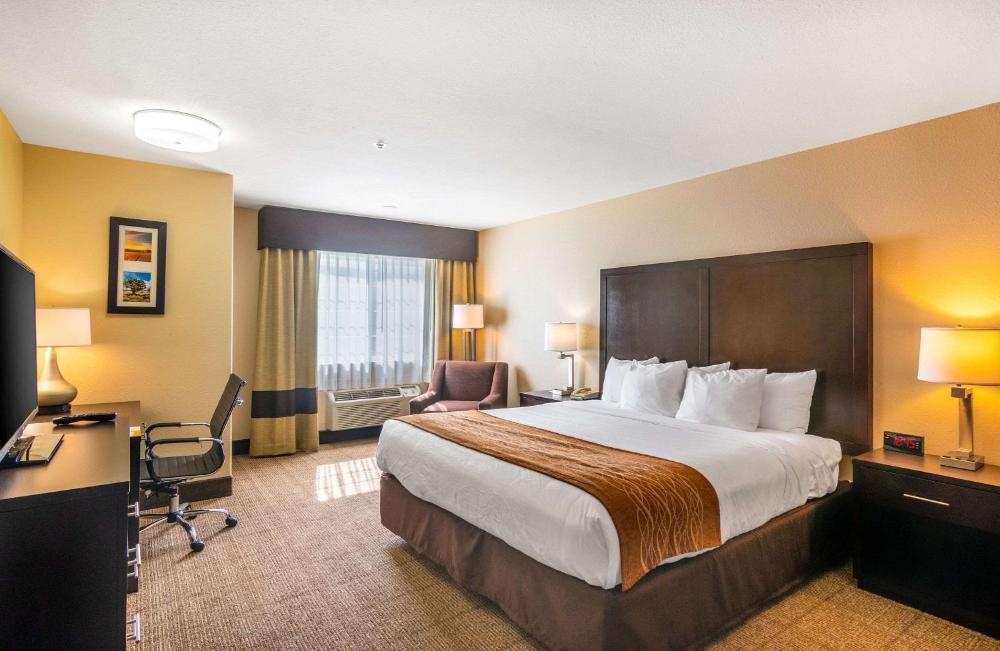 Comfort Inn & Suites